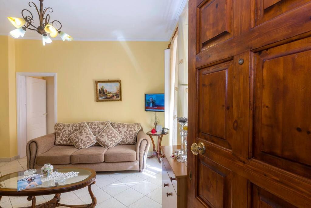 Ria'S Apartment In Corfu Town Exterior photo